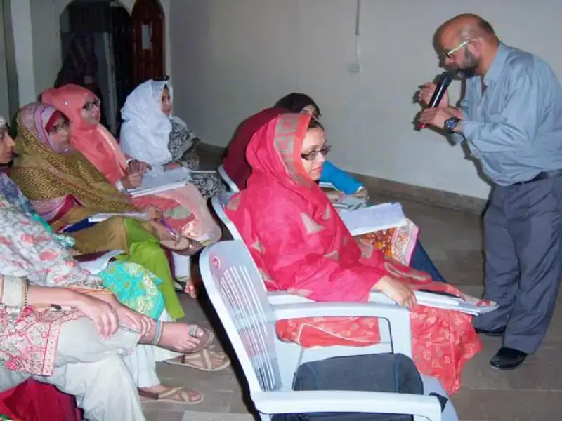 Asjad Sheikh training teachers in Pakistan on inclusive and collaborative teaching methods.